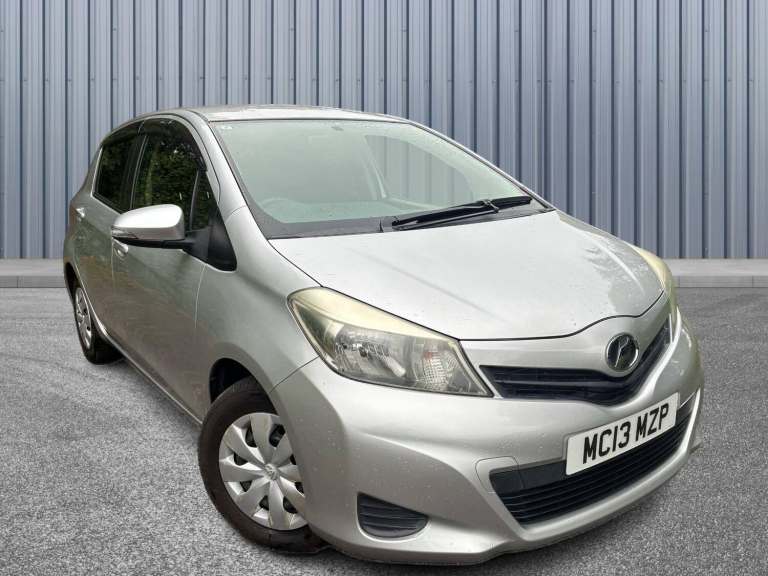 Toyota Yaris 1.33 Dual VVT-i TR Hatchback 5dr Petrol Multidrive S Euro 5 (101 ps) Petrol Automatic