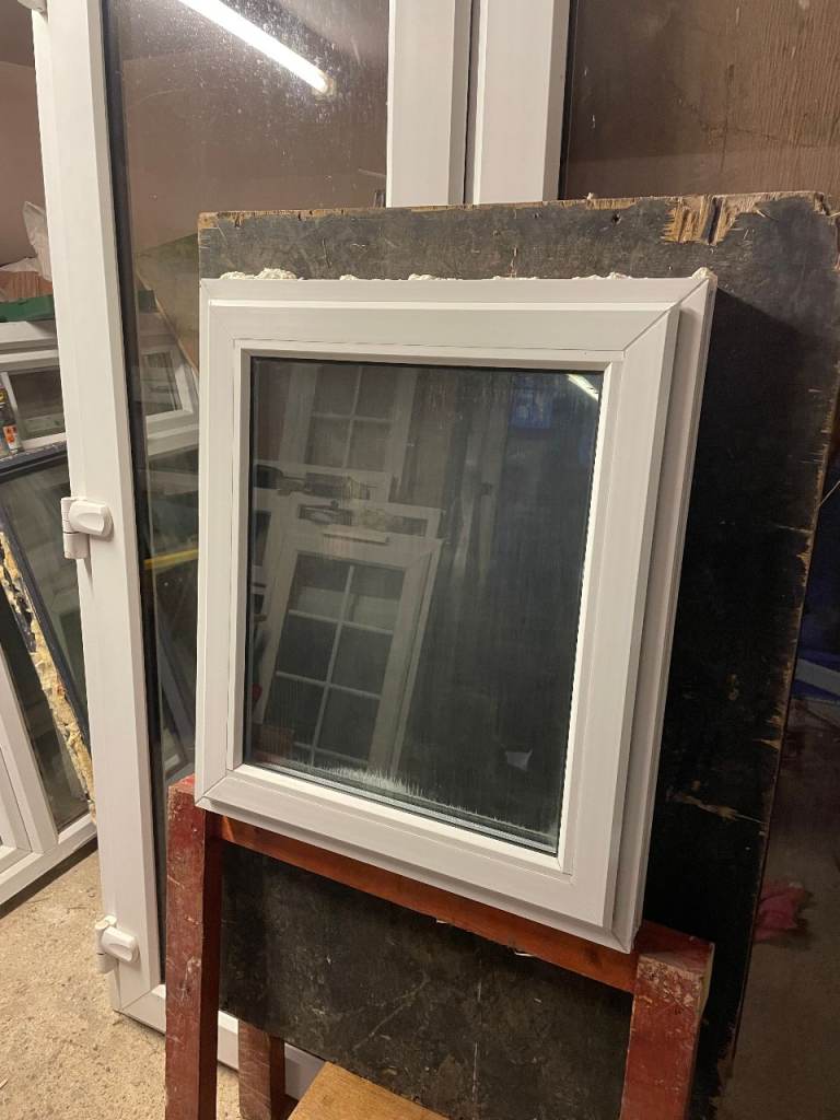 H 71.5 x W 61.5 cm - SMALL UPVC DOUBLE GLAZED WINDOW - OBSCURE GLASS (REF: SJ471) 