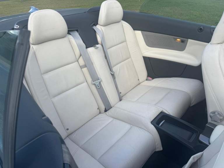 VOLVO C70 2.0 D3 SE Lux 2010