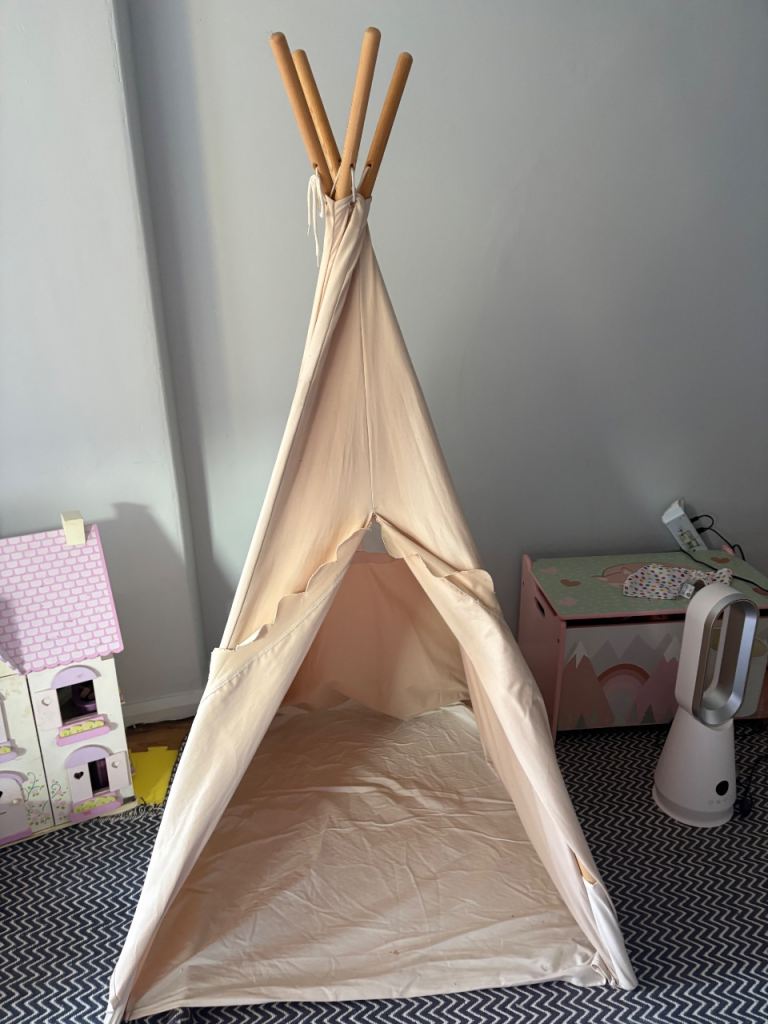 Kids Play Teepee Tent – Beige, Good Condition