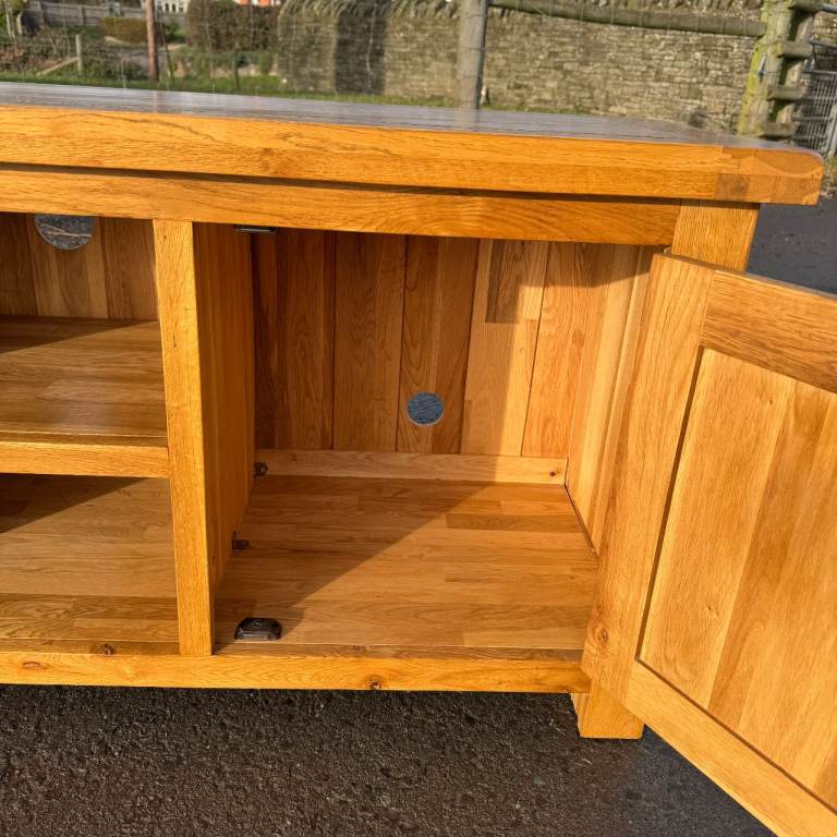 Solid Oak TV Unit Modern Oak Furnitureland Cabinet Stand Rustic Original