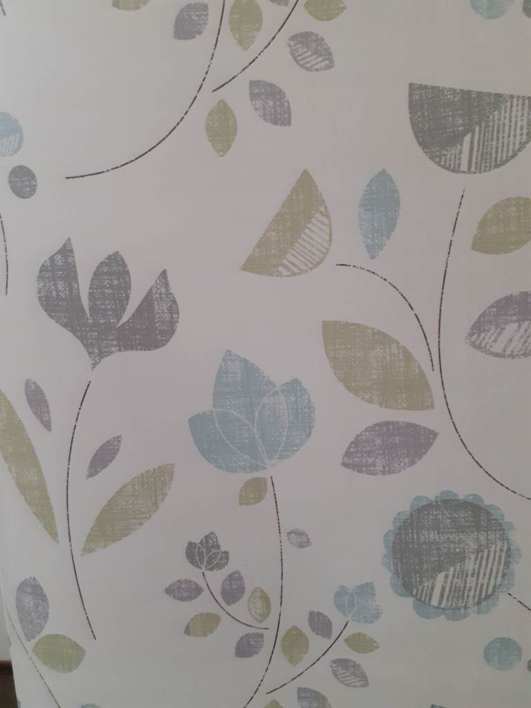 Roller blind. 60cm x 160cm. Can be trimmed.