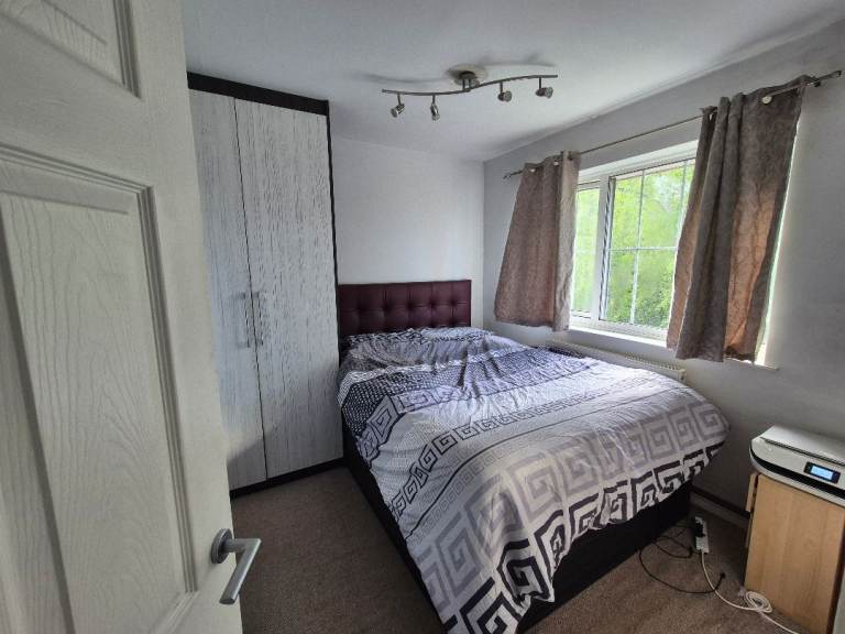 Double Room to let
