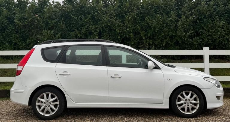 2011 Hyundai i30 1.6 Comfort 5dr Auto ESTATE PETROL Automatic