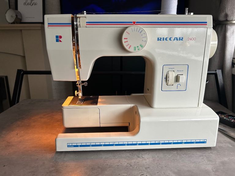 Riccar 2400 sewing machine 