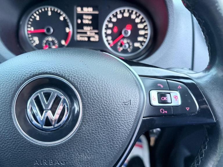 2015 Volkswagen Amarok D/Cab Pick Up Trendline 2.0 TDI 140 4MOTION Sel PICK UP DIESEL Manual