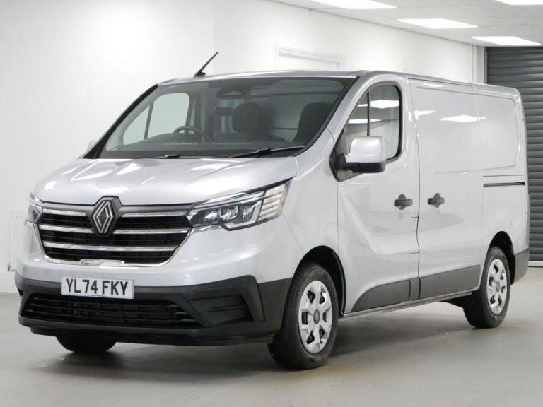 2025 RENAULT TRAFIC 30 2.0 BLUEDCI 130 BHP SL SWB ADVANCE EDITION