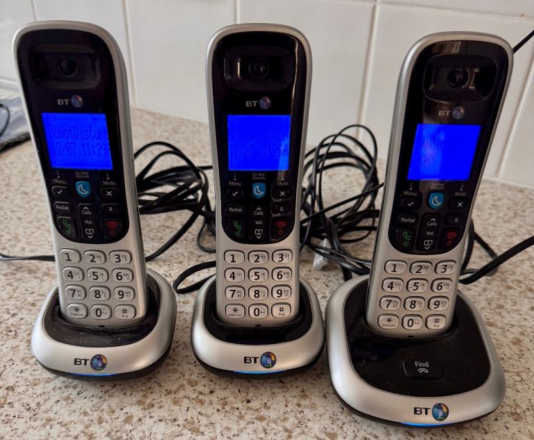 3 x BT 2200 trio, landline phones, excellent condition
