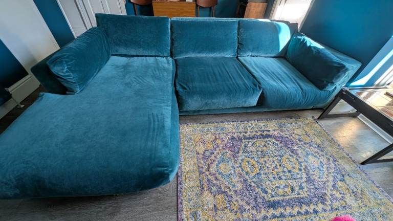 Loaf Atticus - corner sofa in green clever velvet RRP £4500
