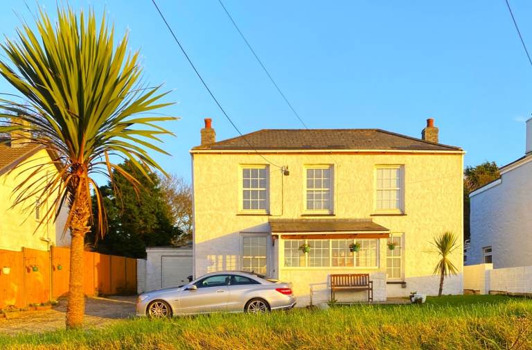 5 Bed Detached Country House on Rural Edge of Town