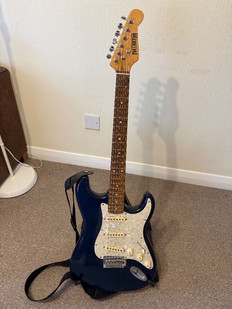 image for Electric guitar, small amp and accessories