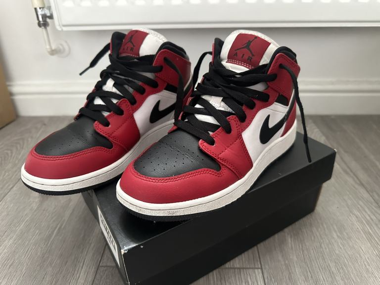 Size 4.5 - Jordan 1 Mid Chicago Black Toe 2020 GS