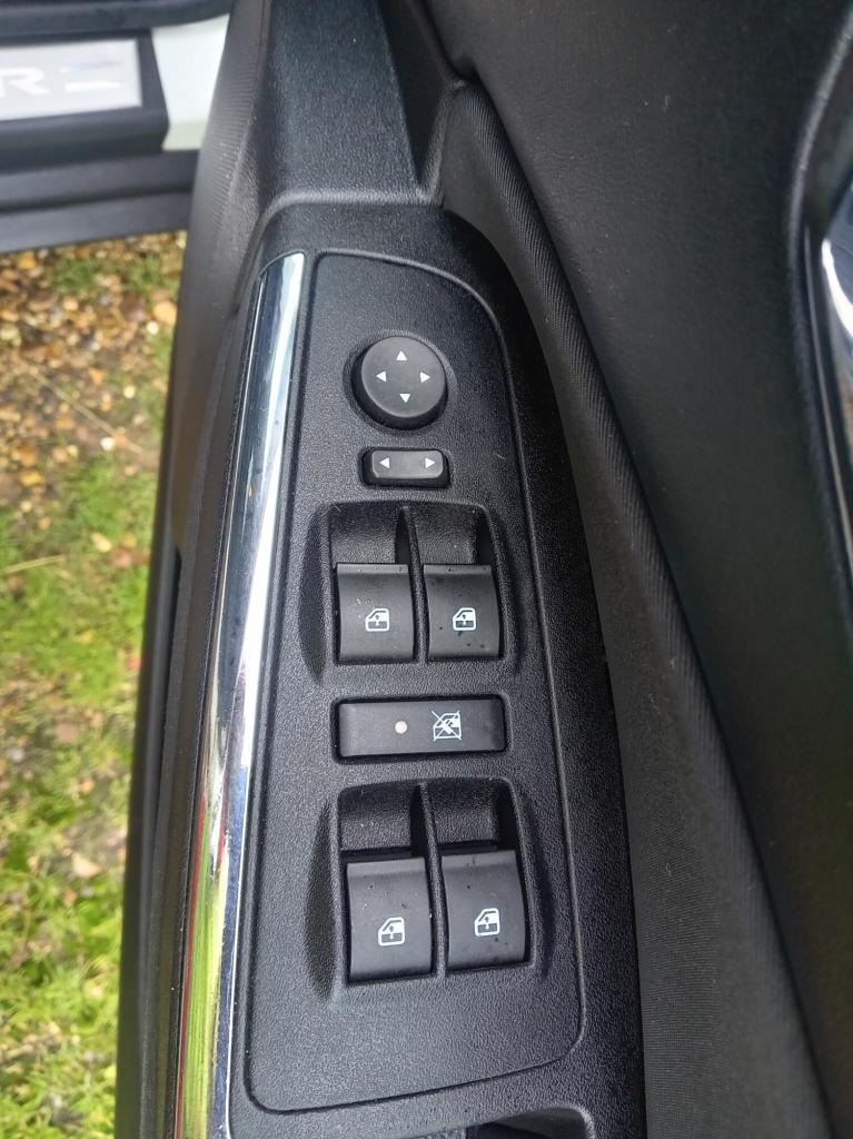 2012 Chrysler Delta 1.4 M-Air SE SAT NAV SHOWROOM CONDITION CAN SECURE 24/7 ON NET DELIVERY AVA H...