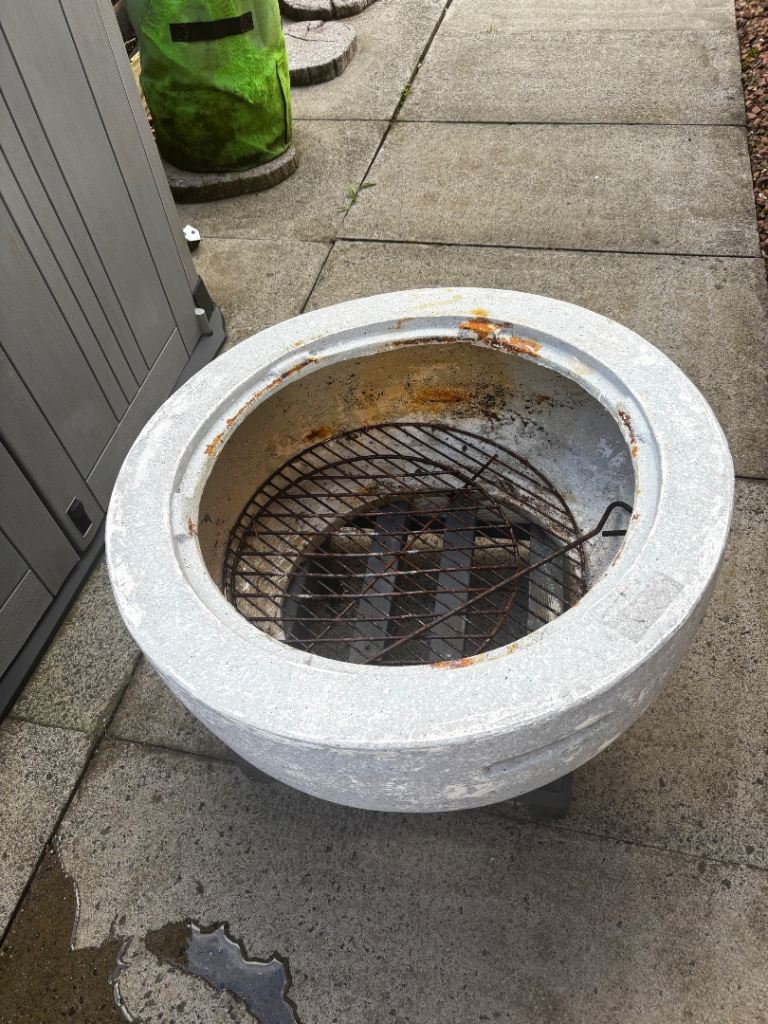 Outdoor Concrete Fire Pit / BBQ - Good for Garden