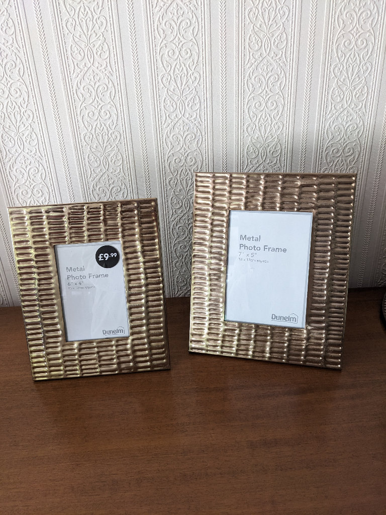 2 Brand New Matching  beaten Gold Metal PHOTO FRAMES