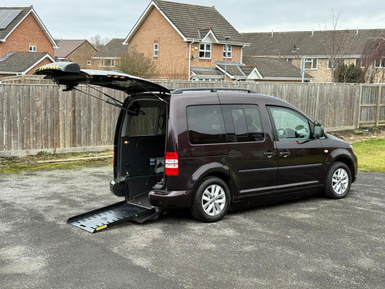 2012 VW VOLKSWAGEN CADDY 1.6 DIESEL AUTOMATIC 'DRIVE FROM' DISABLED DISABILITY V