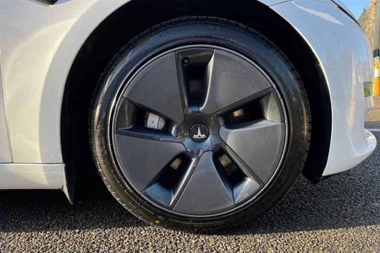 2021 Tesla Model 3 (Dual Motor) Long Range Saloon 4dr Electric Auto 4WDE (346 ps) Saloon Electric...