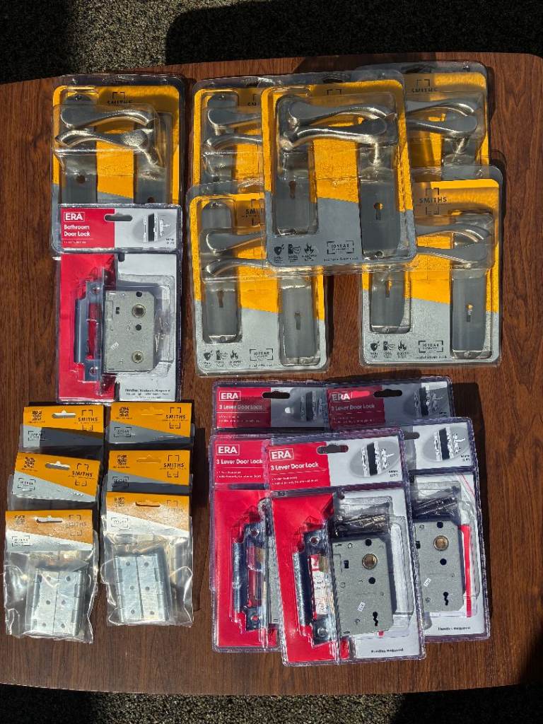 6 Smiths Europa Door Handles + Locks & Hinges & Bathroom Interior Door Kit Set