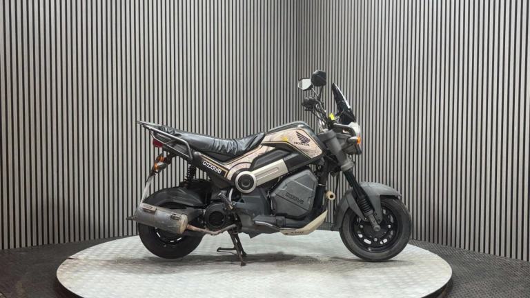 Honda Navi  110 2 FORMER OWNERS RUNNING PROJECT BIKE MINI MONKEY BIKE