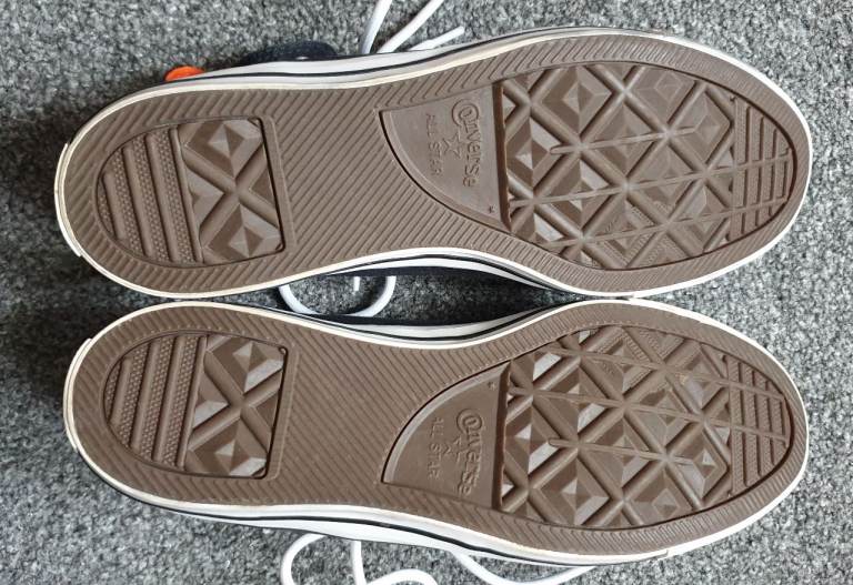 Converse All Stars (UK 10, Unisex) These trainers are in excellent, nearly new condition.