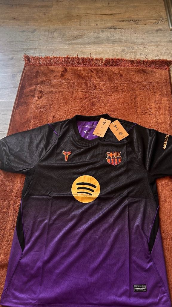 Brand new FC Barcelona 26/27 away shirt  BNWT size large 