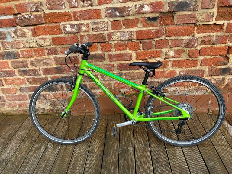 Islabikes Beinn 24 - Lime Green child’s bike