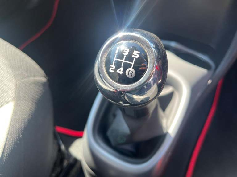 TOYOTA AYGO 1.0 VVT-i x-trend in Super Red 2021