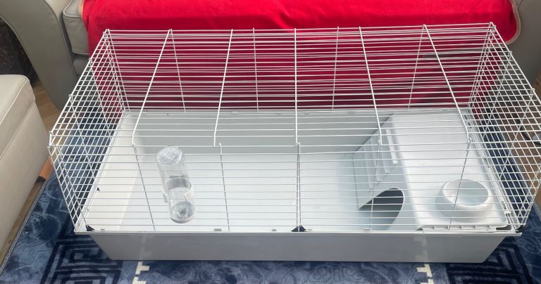 Indoor rabbit / guinea pig cage 