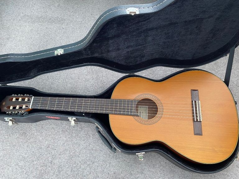 Yamaha CG122MC Classical Guitar with Hard Case