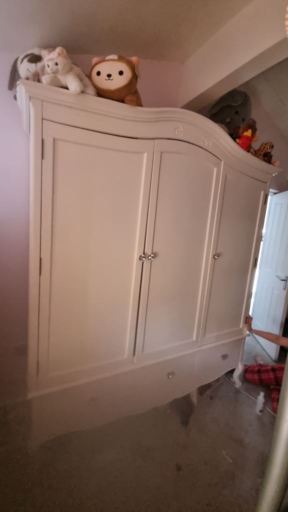 Wardrobe set