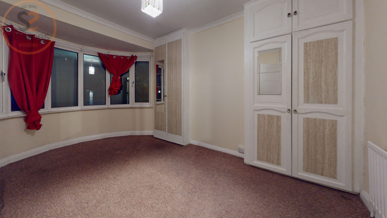 1 bedroom house in Room 1, Beddington Lane, Croydon, Greater London