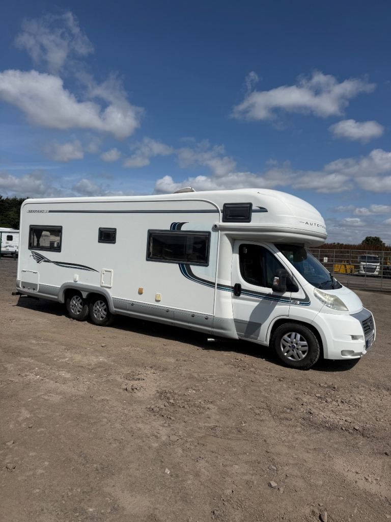 Motorhome top spec Autotrail arapaho 6berth rear lounge  