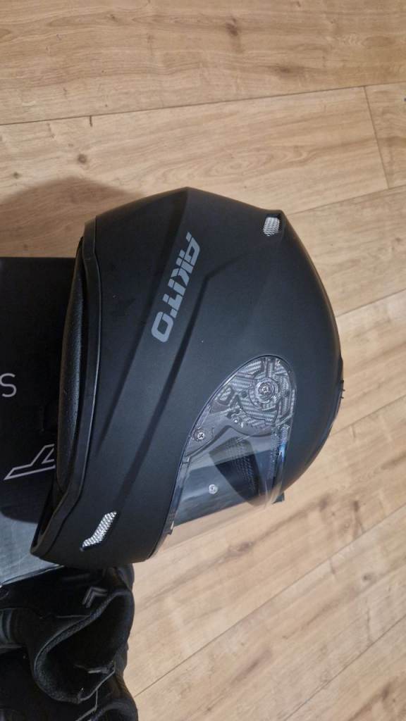 Akito motorcycle helmet size m as new worn once