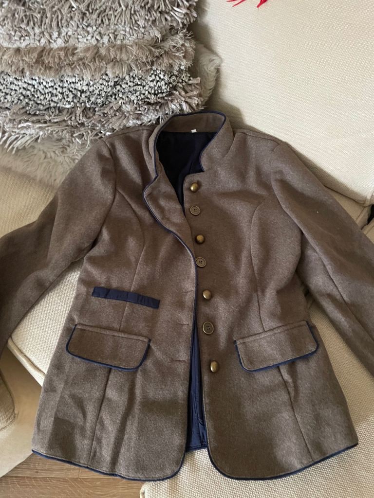 Ladies light brown fitted jacket small ( brand new)