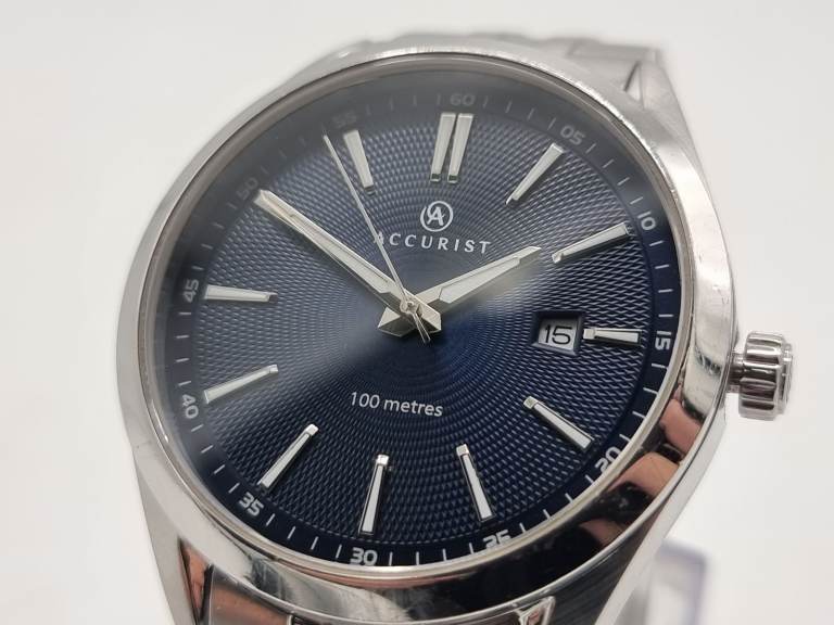 Accurist Signature Classic Quartz Watch - Ref. 7220