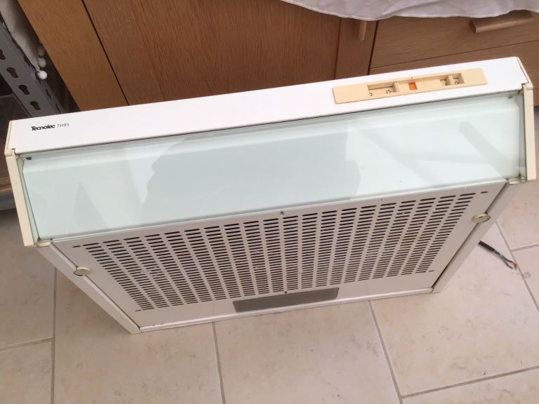 Free to collect working kitchen extractor fan