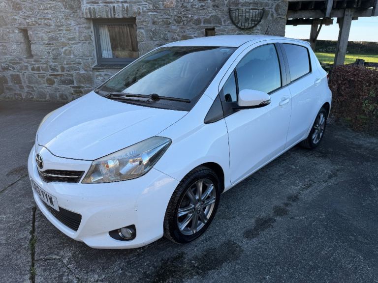 Toyota, YARIS, Hatchback, 2013, Manual, 1329 (cc), 5 doors