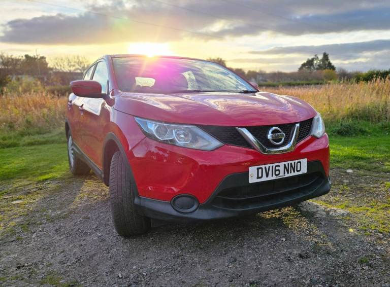 2016 Nissan Qashqai 1.2 DiG-T (Petrol) – Low Mileage & Long MOT!