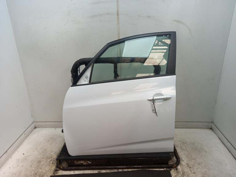 Kia Venga Left Front Door N/S 2010-2019 Cassa White [Wd] 5 Door Hatchback 760031