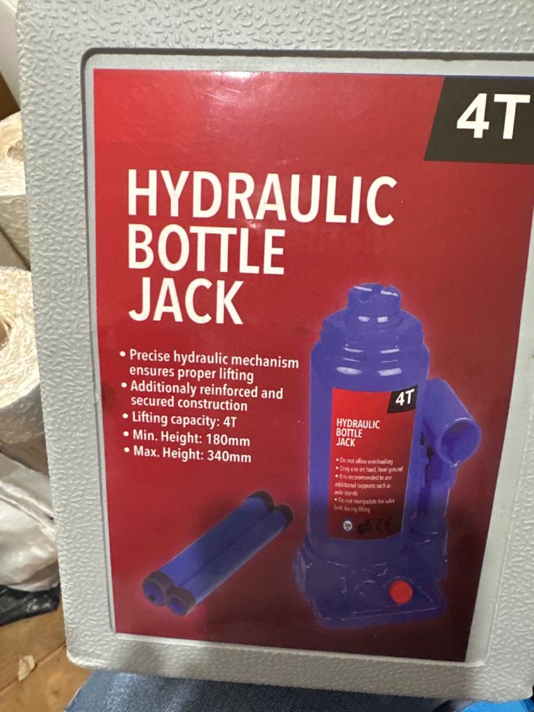 Hydraulic bottle jack