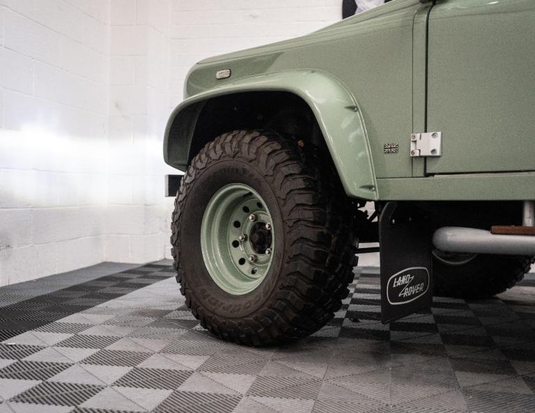 1990 Land Rover Defender 90 2.5 TD5 Pickup 2dr Diesel Manual (120 bhp) Diesel