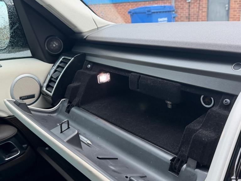 2017 Land Rover Discovery 3.0 TDV6 HSE Automatic 4WD Euro 6 5dr SUV Diesel Automatic