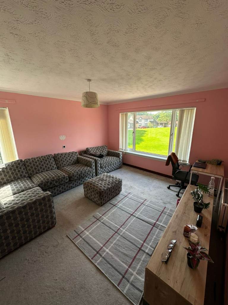 Furnished 2-Bed Family Home in Newton Mearns - Catchment for Eastwood Secondary