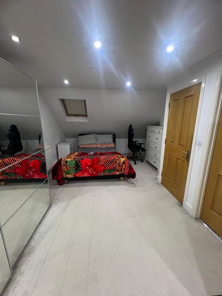 Room to Rent in NW9 9TA