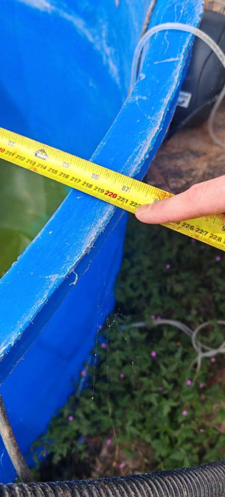 Round plastic pond 7ft round 4ft deep 