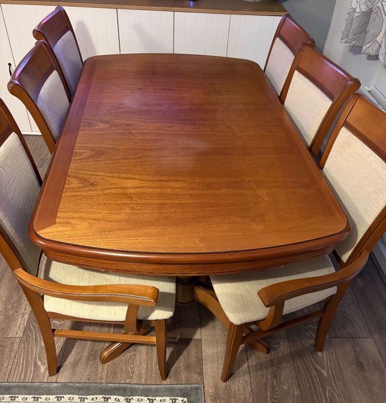 G Plan Cabinets extendable dining table with 6 chairs 
