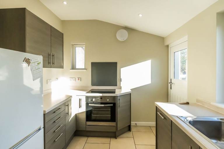 Delightful, 2 bedroom, main door cottage in Carberry, East Lothian – available NOW