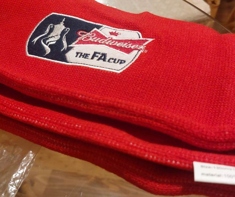NEW: RARE WITH ORIGINAL PACKAGING: 2012 FA CUP FINAL FANS SCARF