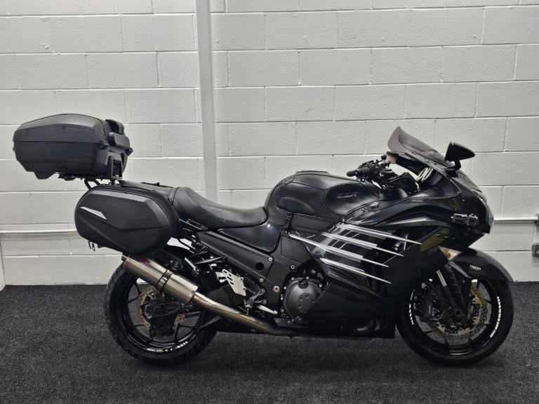 KAWASAKI ZZR1400 ** TWIN FUEL EXHAUSTS - FULL LUGGAGE - 12 MONTH MOT **