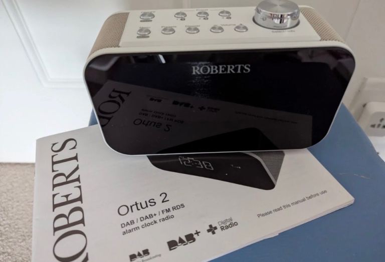 Roberts ORTUS 2 DAB+ DAB FM White Clock Radio